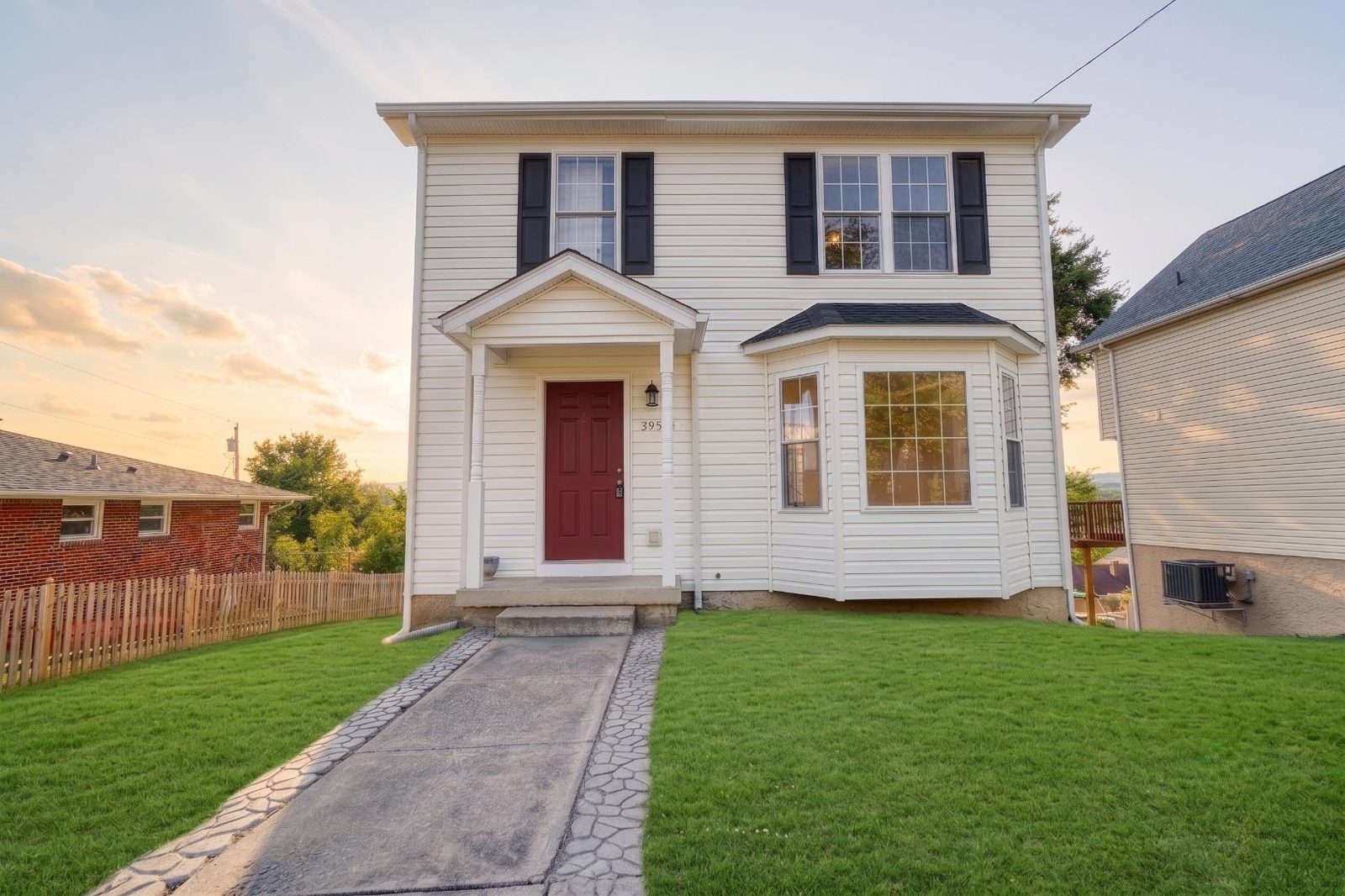 395 Stonewall St, photo 1 of 1
