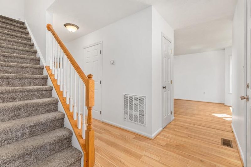 395 Stonewall St, photo 4 of 29