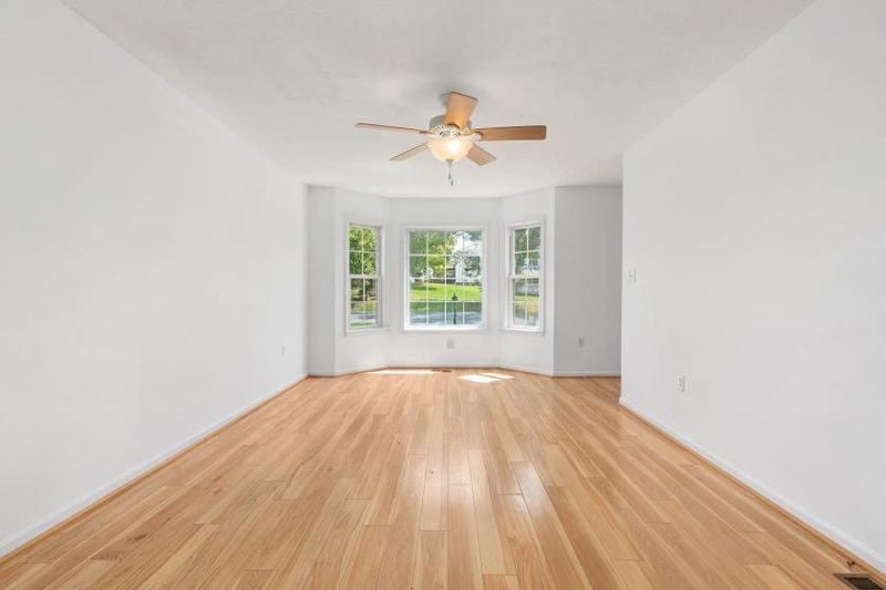 395 Stonewall St, photo 12 of 29