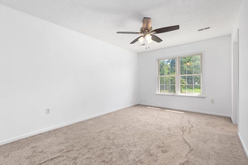 395 Stonewall St, photo 18 of 29