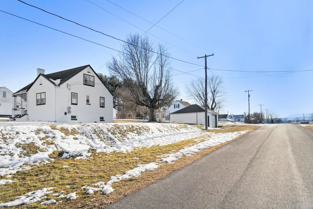701 S 2nd St, photo 1 of 38